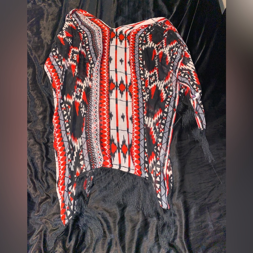 NWOT | Frilled Hem Over the Shoulder Shawl from Ardene